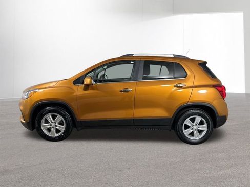 Used 2017 Chevrolet Trax LT w/ Sun & Sound Package image 30