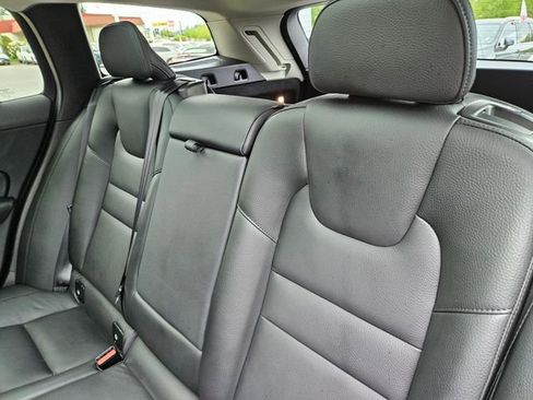 Certified 2025 Volvo V60 B5 Cross Country Plus AWD/4WD image 15