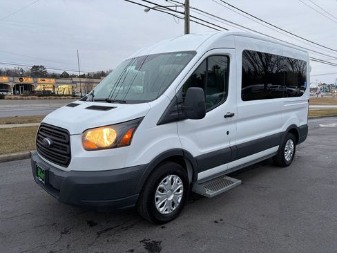 Used 2018 Ford Transit 150 XL image 3