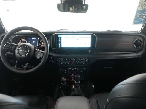 Used 2024 Jeep Wrangler Unlimited Rubicon AWD/4WD image 14