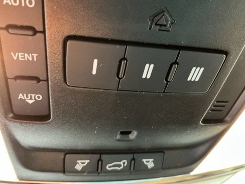 Used 2020 Jeep Grand Cherokee Limited AWD/4WD image 18