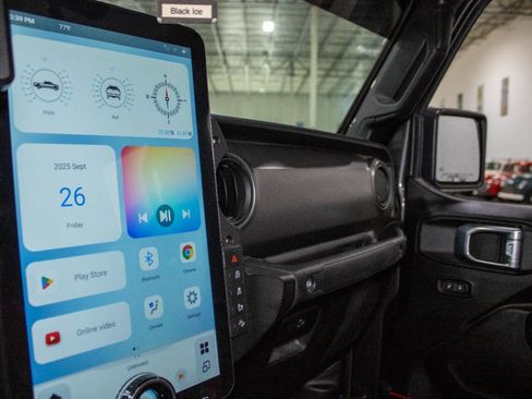 Used 2022 Jeep Gladiator Sport image 13