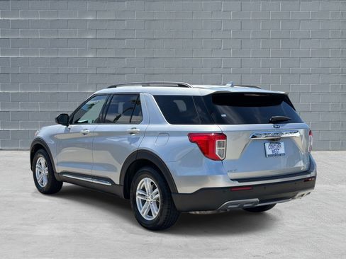 Used 2020 Ford Explorer XLT w/ Equipment Group 202A RWD image 3