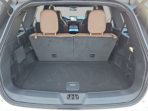 Used 2024 Lincoln Aviator Reserve w/ Equipment Group 201A image 16