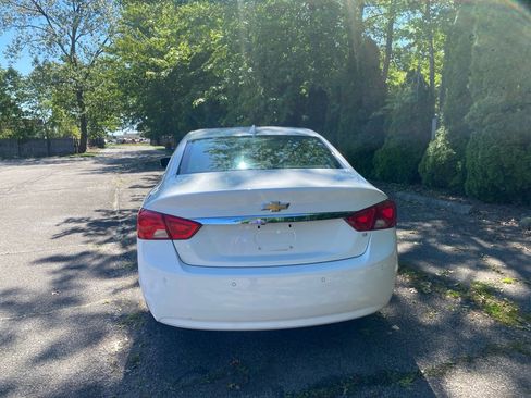 Used 2016 Chevrolet Impala LT w/ Convenience Package FWD image 4