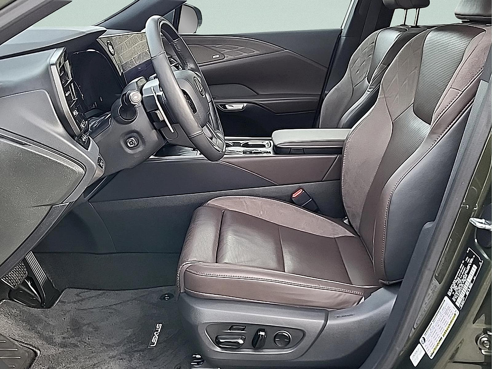 Used 2024 Lexus RX 350 AWD w/ Convenience Package image 14