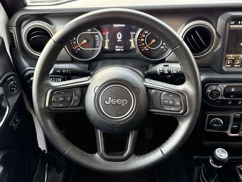 Used 2022 Jeep Wrangler Unlimited Sport image 16