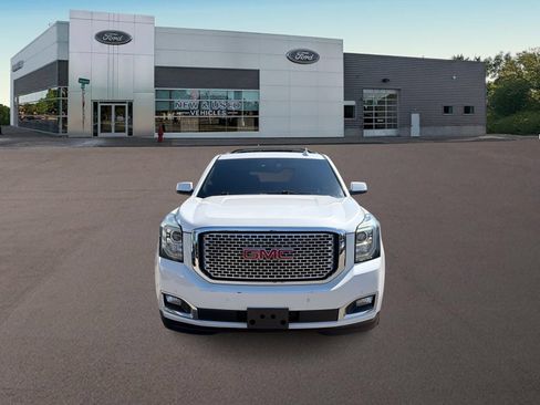 Used 2016 GMC Yukon XL Denali w/ Open Road Package AWD/4WD image 3