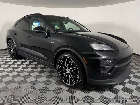 New 2025 Porsche Macan Electric image 9