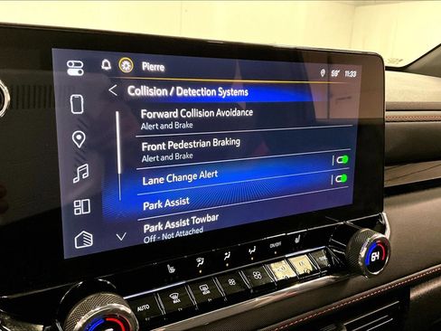 Used 2025 Chevrolet Colorado Z71 AWD/4WD image 37