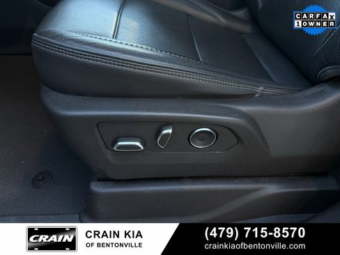 Used 2021 GMC Yukon Denali w/ Denali Premium Package image 12