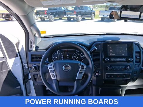Used 2022 Nissan Titan SV RWD image 14