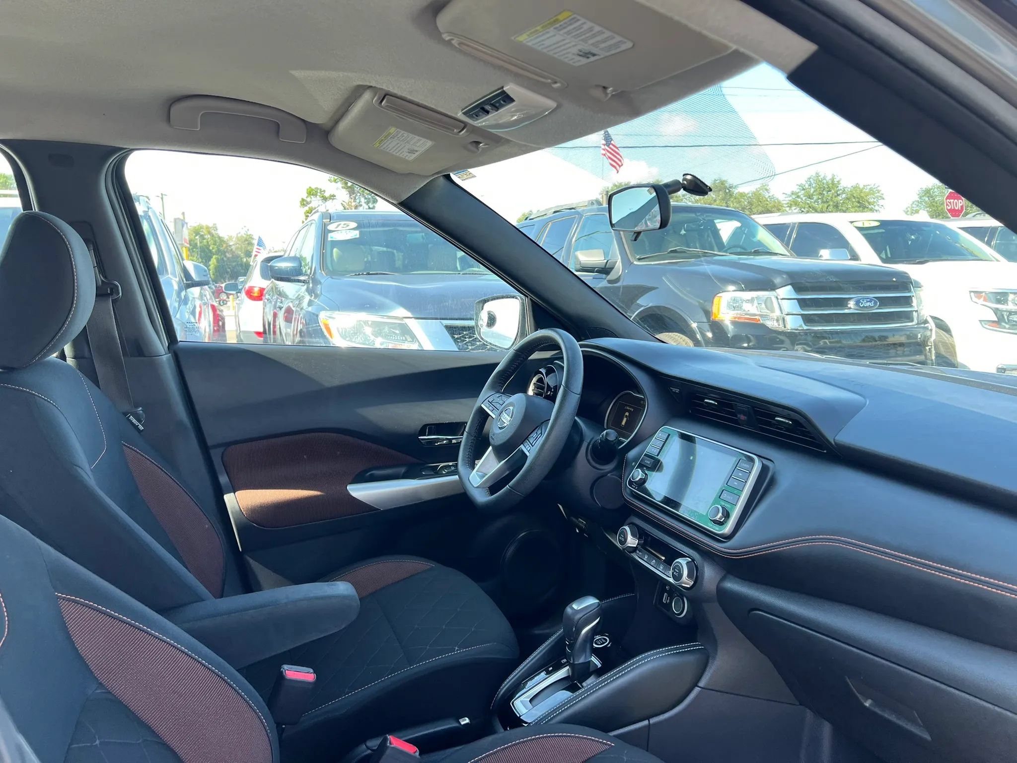 Used 2018 Nissan Kicks SR FWD image 17