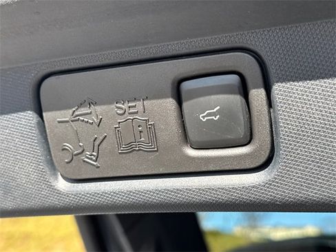 Certified 2022 Ford Mustang Mach-E GT image 18