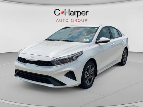 Certified 2023 Kia Forte LXS w/ LXS Technology Package FWD image 7