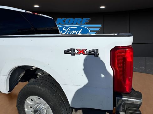 Used 2024 Ford F250 XLT image 30