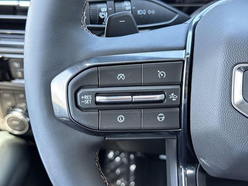 New 2026 GMC Yukon XL AT4 w/ AT4 Premium Plus Package AWD/4WD image 9