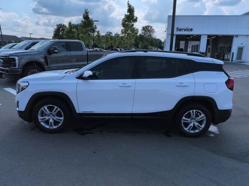 Used 2018 GMC Terrain SLE w/ Infotainment Package I FWD image 2