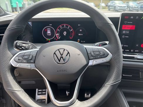 New 2026 Volkswagen Tiguan SE R-Line AWD/4WD image 16