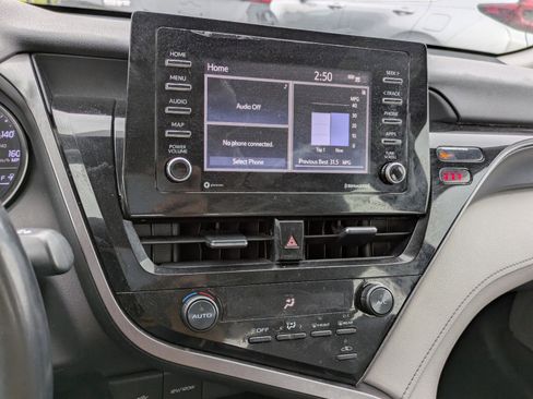Used 2021 Toyota Camry SE image 13