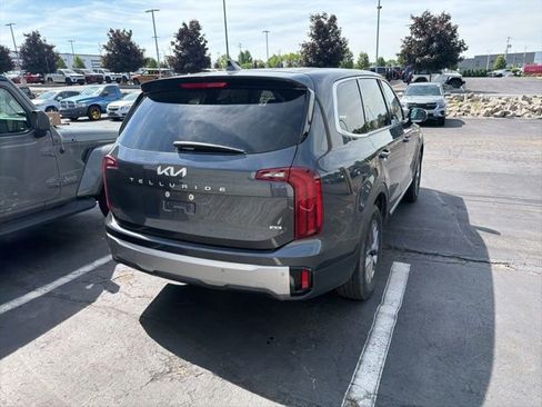 Used 2023 Kia Telluride LX AWD/4WD image 4