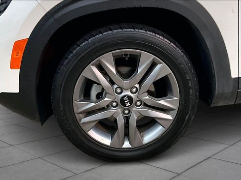 Used 2021 Kia Seltos S image 10