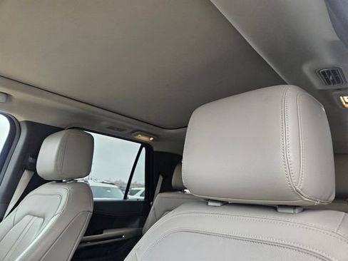 Used 2018 Ford Expedition Limited w/ Equipment Group 301A image 8