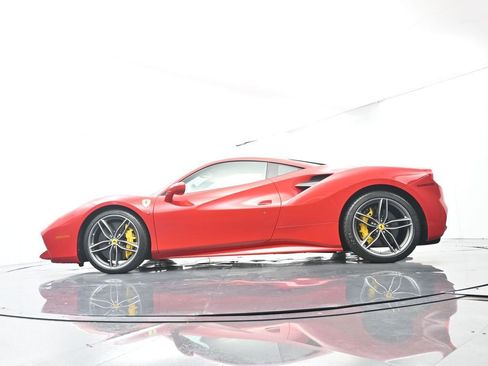Used 2018 Ferrari 488 GTB RWD image 47