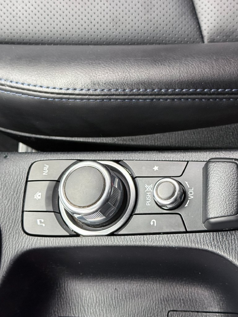Used 2020 Toyota Yaris XLE FWD image 20