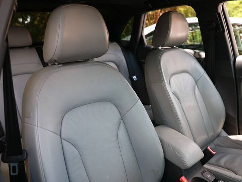 Used 2017 Audi Q3 2.0T Prestige w/ Prestige Package AWD/4WD image 25