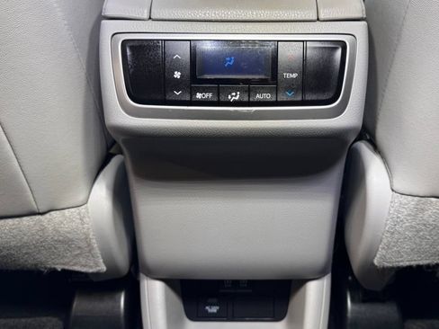 Used 2018 Toyota Highlander XLE FWD image 49