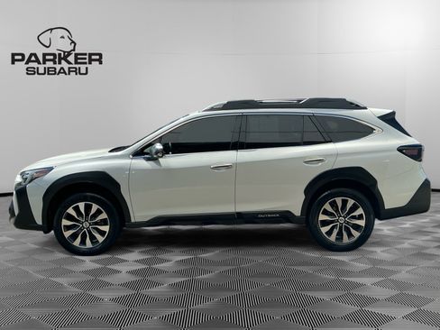 Used 2023 Subaru Outback Touring AWD/4WD image 2