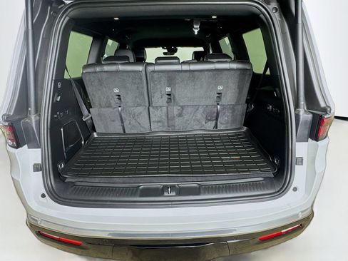 Certified 2025 Jeep Wagoneer 4WD image 24