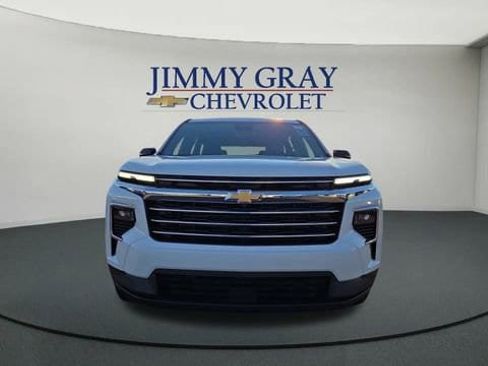 New 2026 Chevrolet Traverse LT image 8