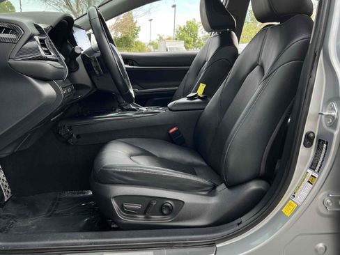 Used 2022 Toyota Camry XSE image 29