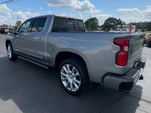 Used 2024 Chevrolet Silverado 1500 High Country AWD/4WD image 6