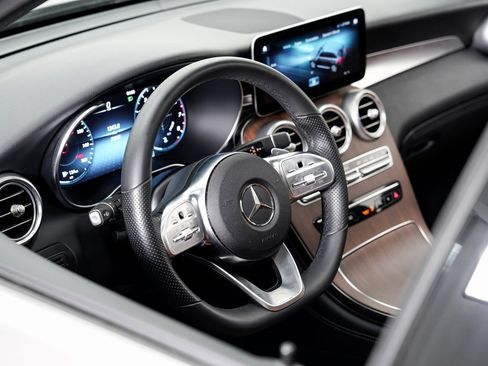 Used 2021 Mercedes-Benz GLC 300 image 9