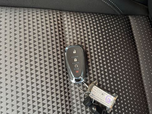 Used 2025 Chevrolet Trax LT image 21