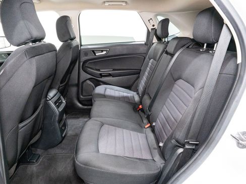 Used 2021 Ford Edge SE image 29