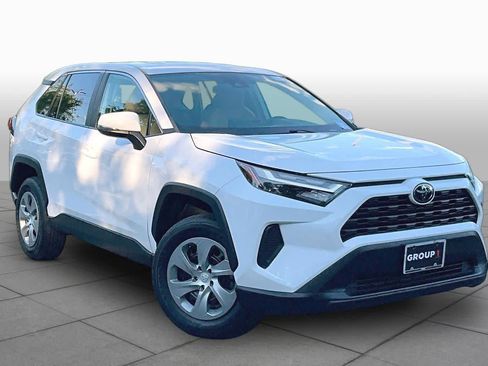 Used 2023 Toyota RAV4 LE AWD/4WD image 5