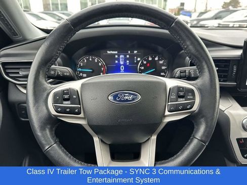 Used 2022 Ford Explorer XLT w/ Equipment Group 202A image 11