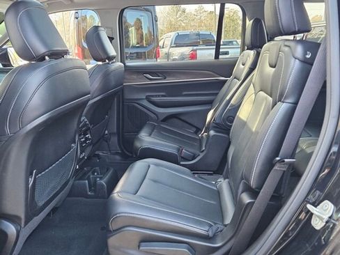 Used 2024 Jeep Grand Cherokee L Limited w/ Black Appearance Package image 7