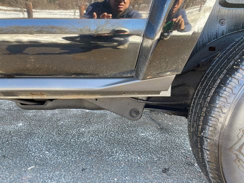 Used 2008 HUMMER H3 Luxury w/ Chrome Appearance Package image 38