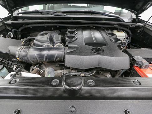 Used 2016 Toyota 4Runner SR5 image 12