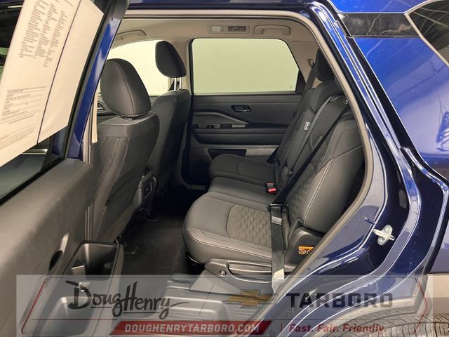Used 2025 Nissan Pathfinder SV FWD image 33