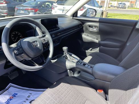 Used 2023 Honda HR-V LX image 4