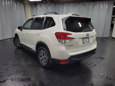 Used 2019 Subaru Forester Premium image 7