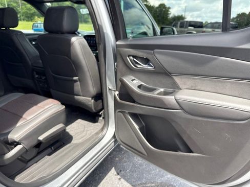 Used 2023 Chevrolet Traverse High Country w/ LPO, Floor Liner Package image 19