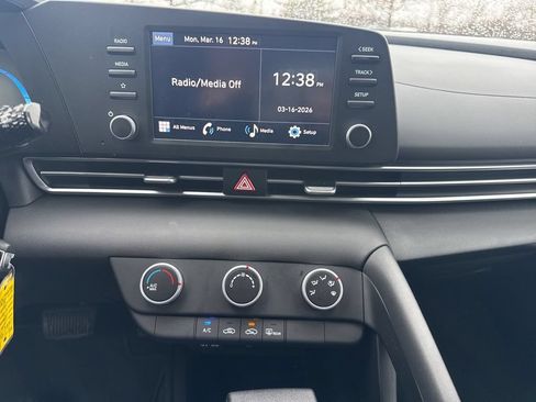 Certified 2026 Hyundai Elantra SE FWD image 21