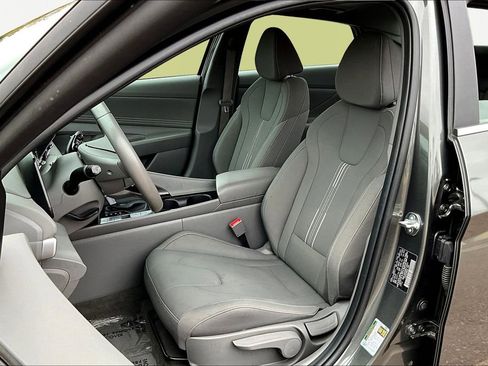 Used 2024 Hyundai Elantra SEL w/ Convenience Package image 25